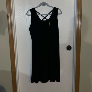 Black dress (NEW) (L)